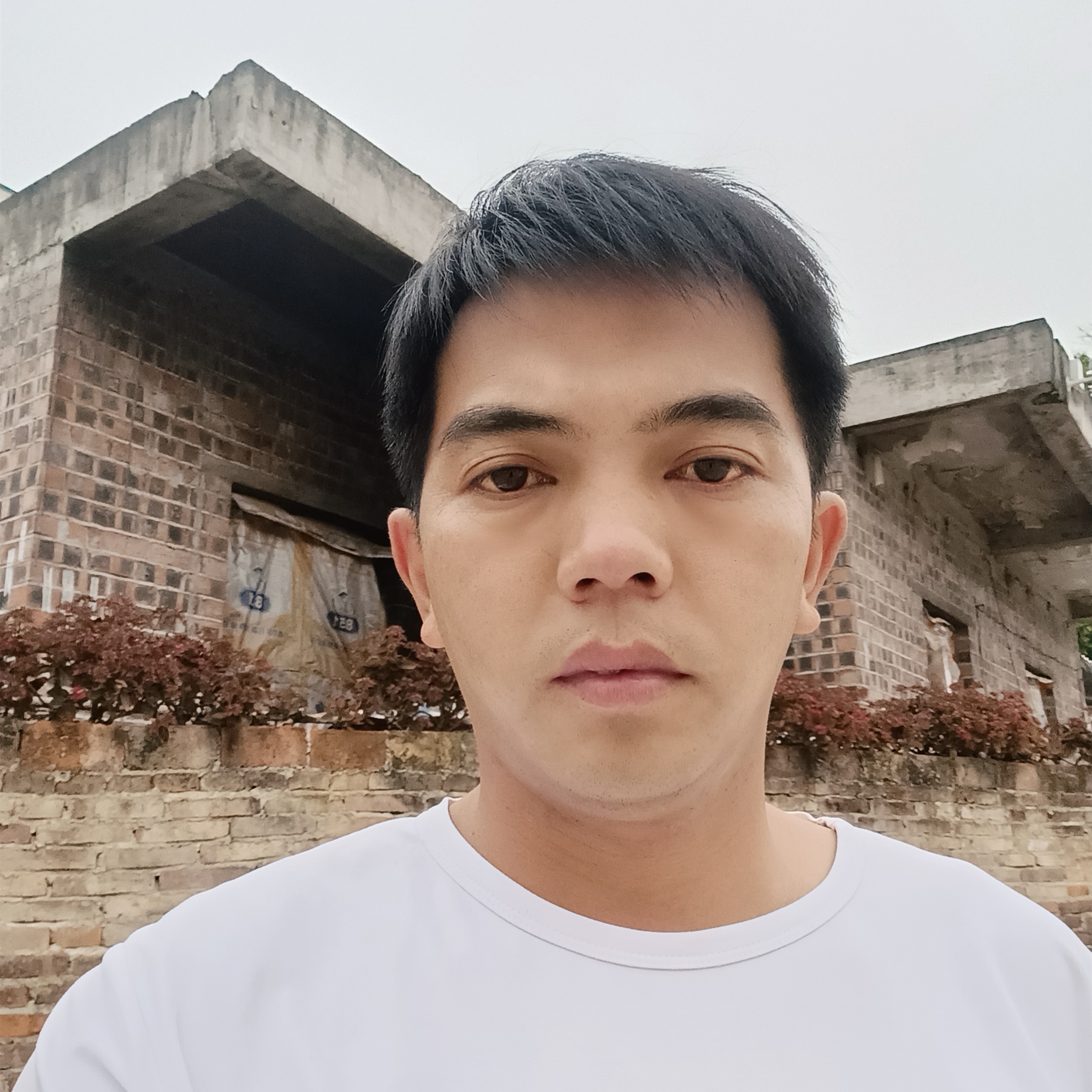 俊逸改变红酒的照片