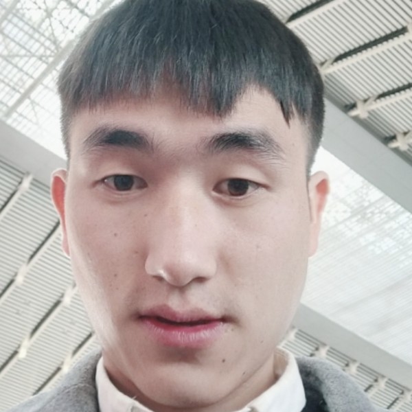 风萧深拥单纯的照片