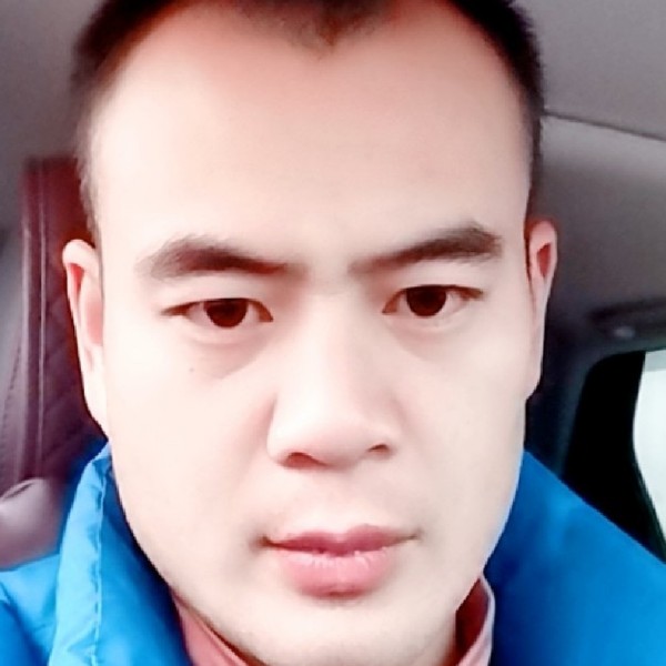 早晨爱恋微笑的照片