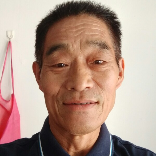 薄绝影的照片