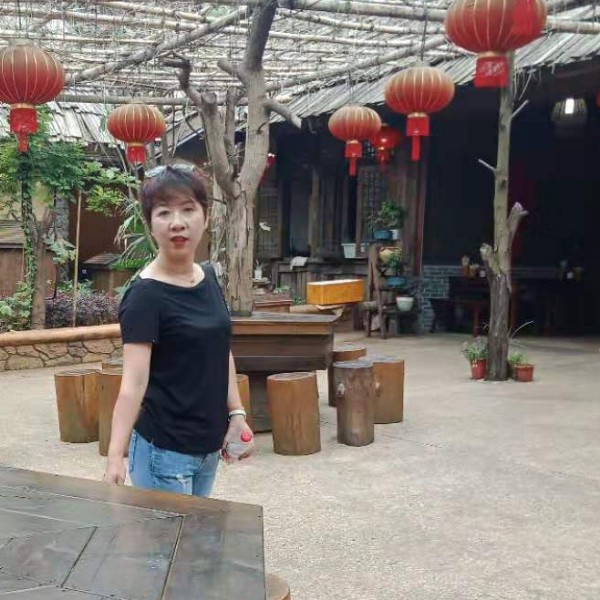 欣喜闻诺言的照片