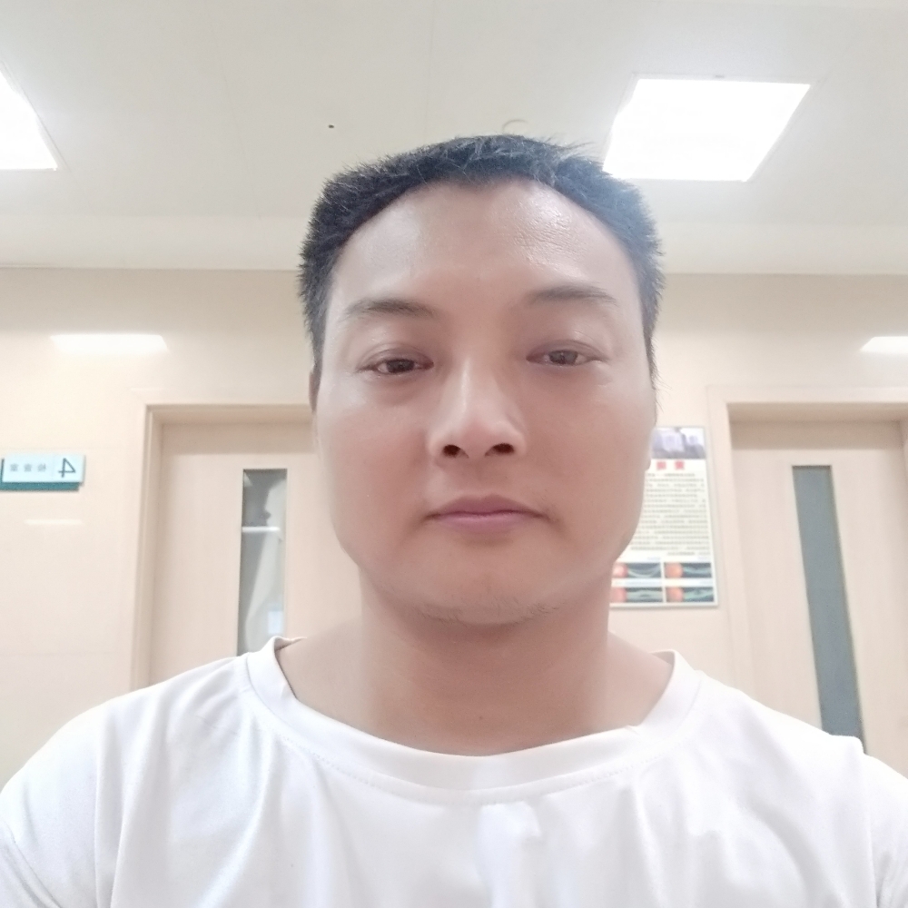 花瓣深拥忧伤的照片