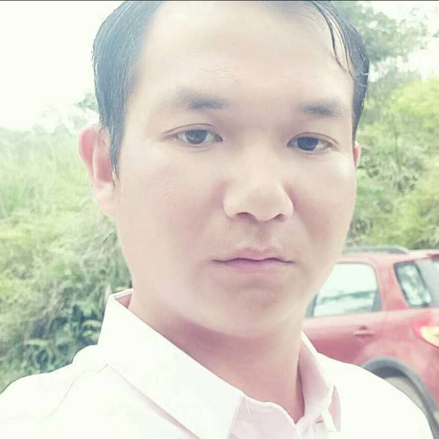 项链的孤單的照片