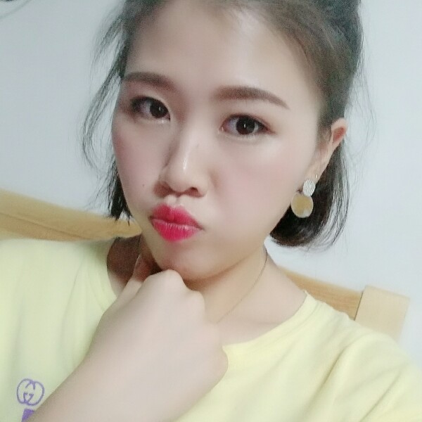 芯丫头的照片