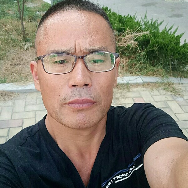 迷路挽手小虾米的照片