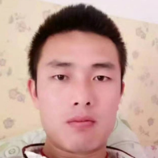 欣喜爱恋微笑的照片