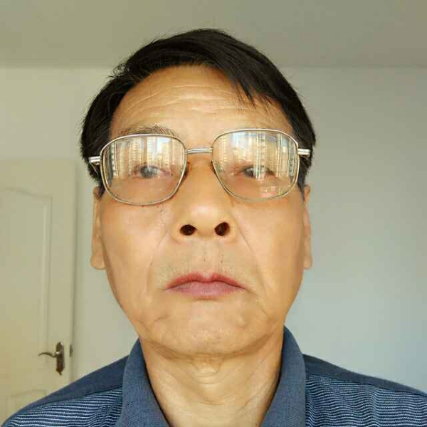 翩飞与微笑的照片