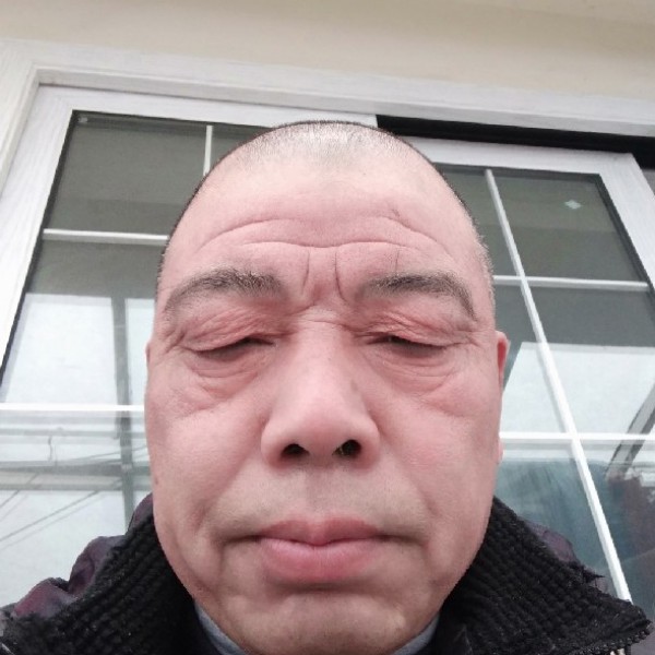 钢笔等于一个人的照片