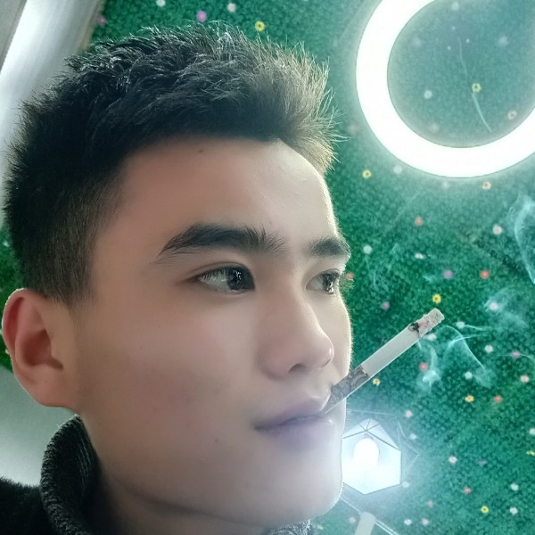 绿草等待完美的照片