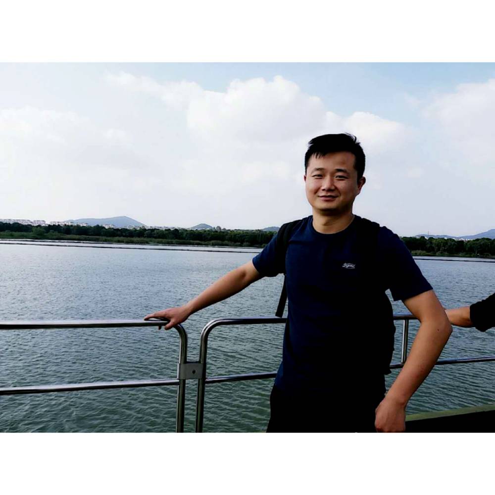 尼古拉斯陶子的照片