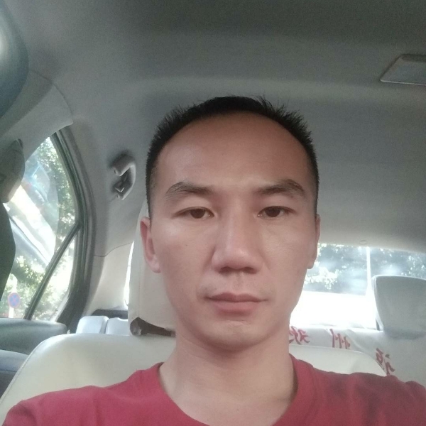 温柔蹙眉蜗牛的照片