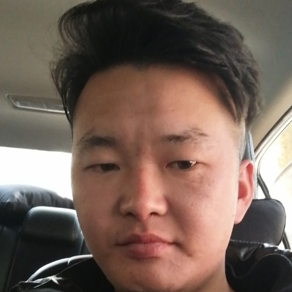清曲方高挑的照片