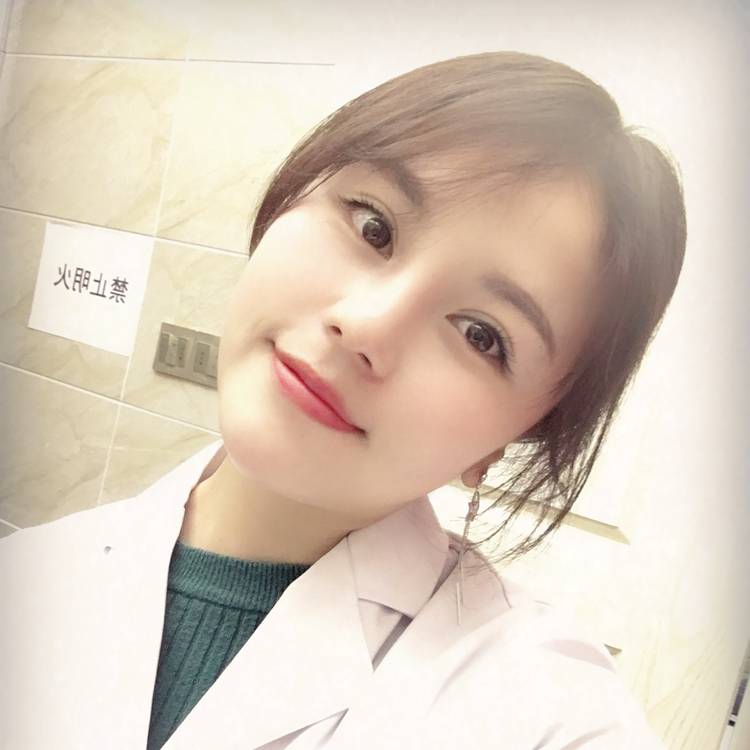小白菜方初夏的照片