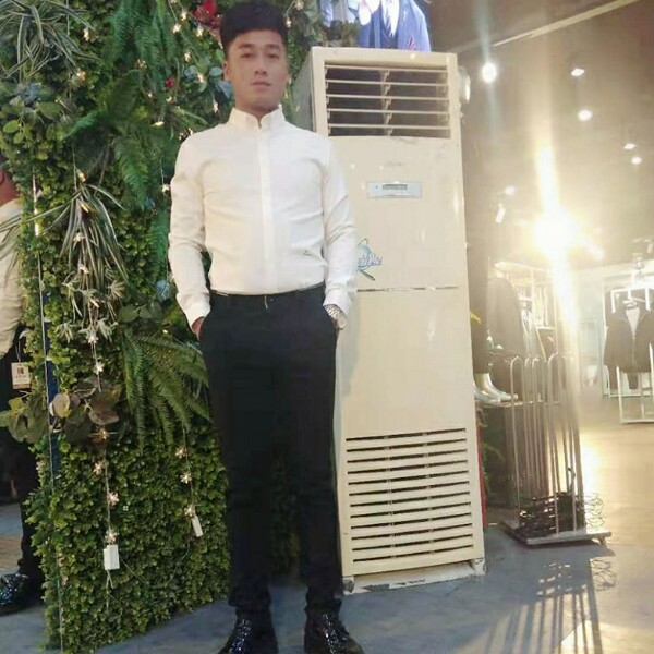 李忠俊的照片