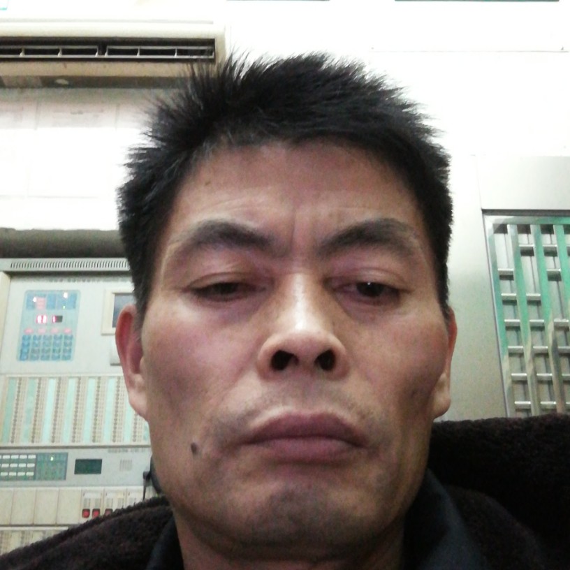 抽完烟，继续干的照片