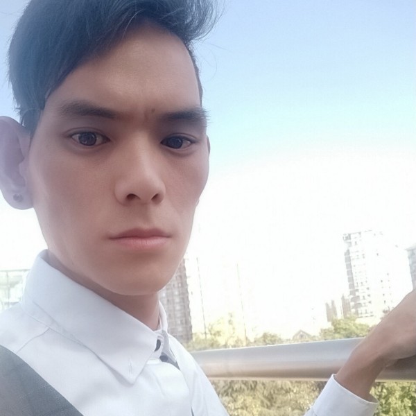 等心爱的人的照片