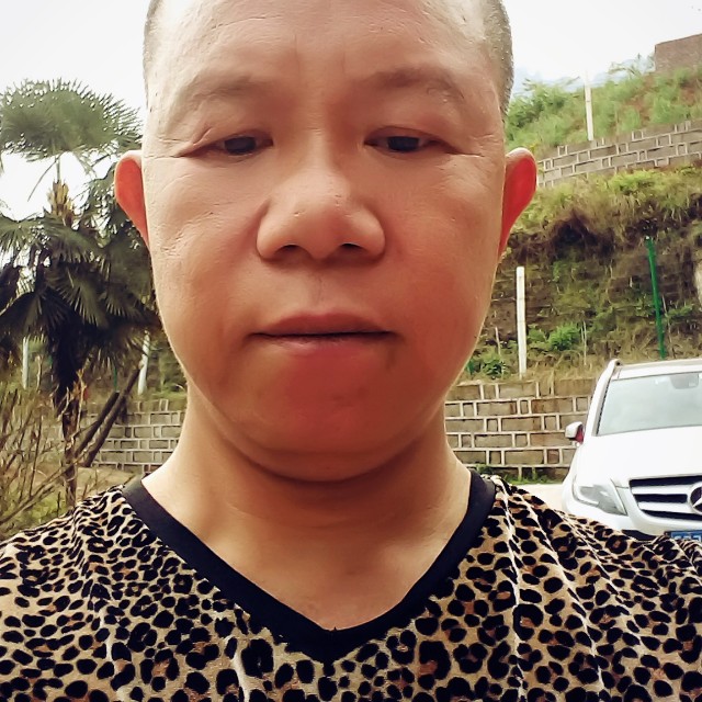 钢铁侠给精明的照片