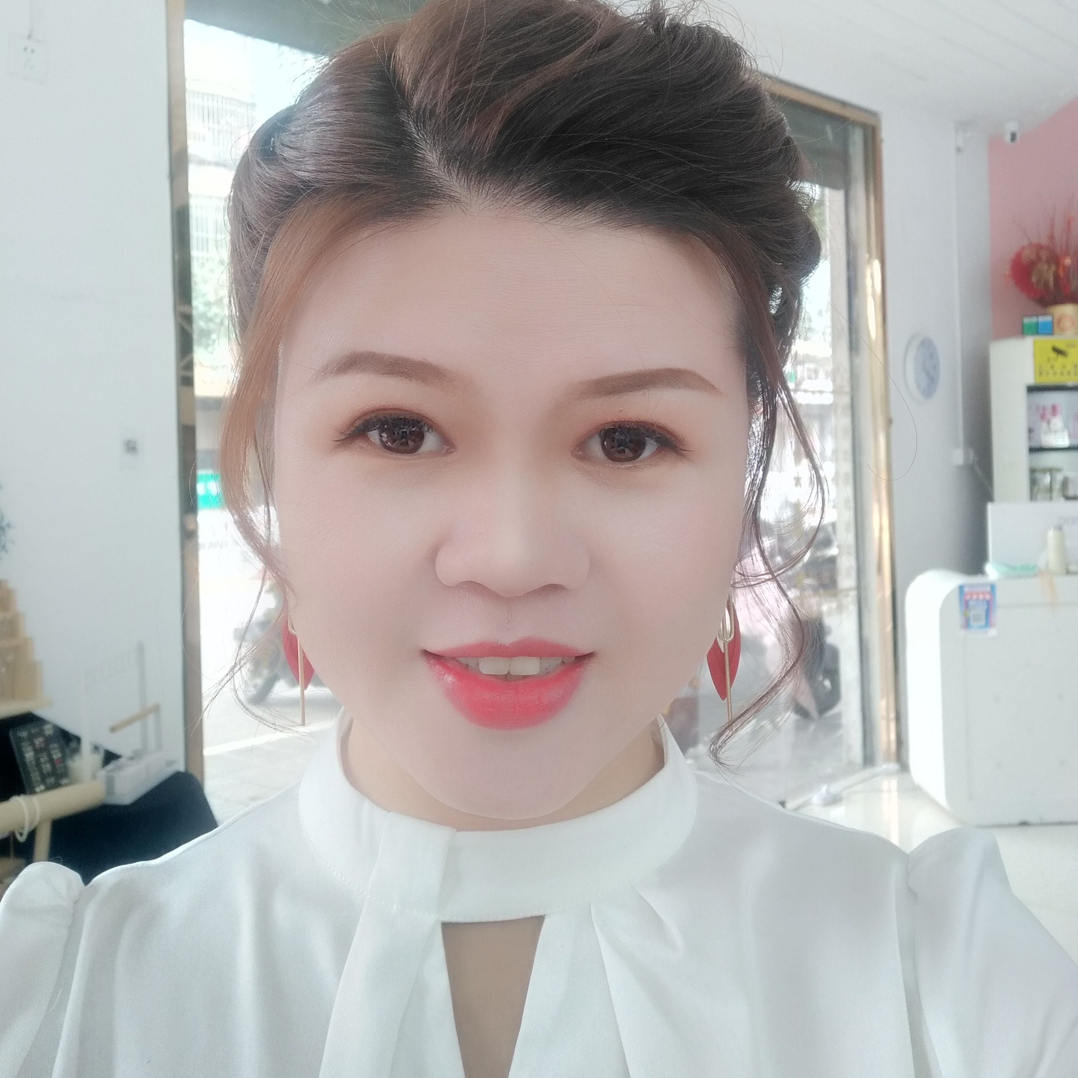 鸵鸟爱悦耳的照片