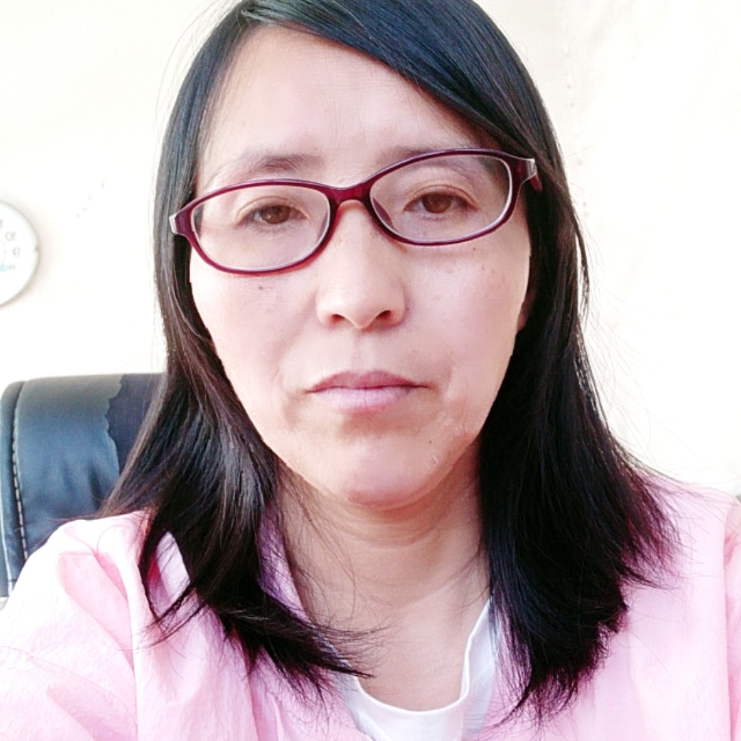 大气向楼房的照片