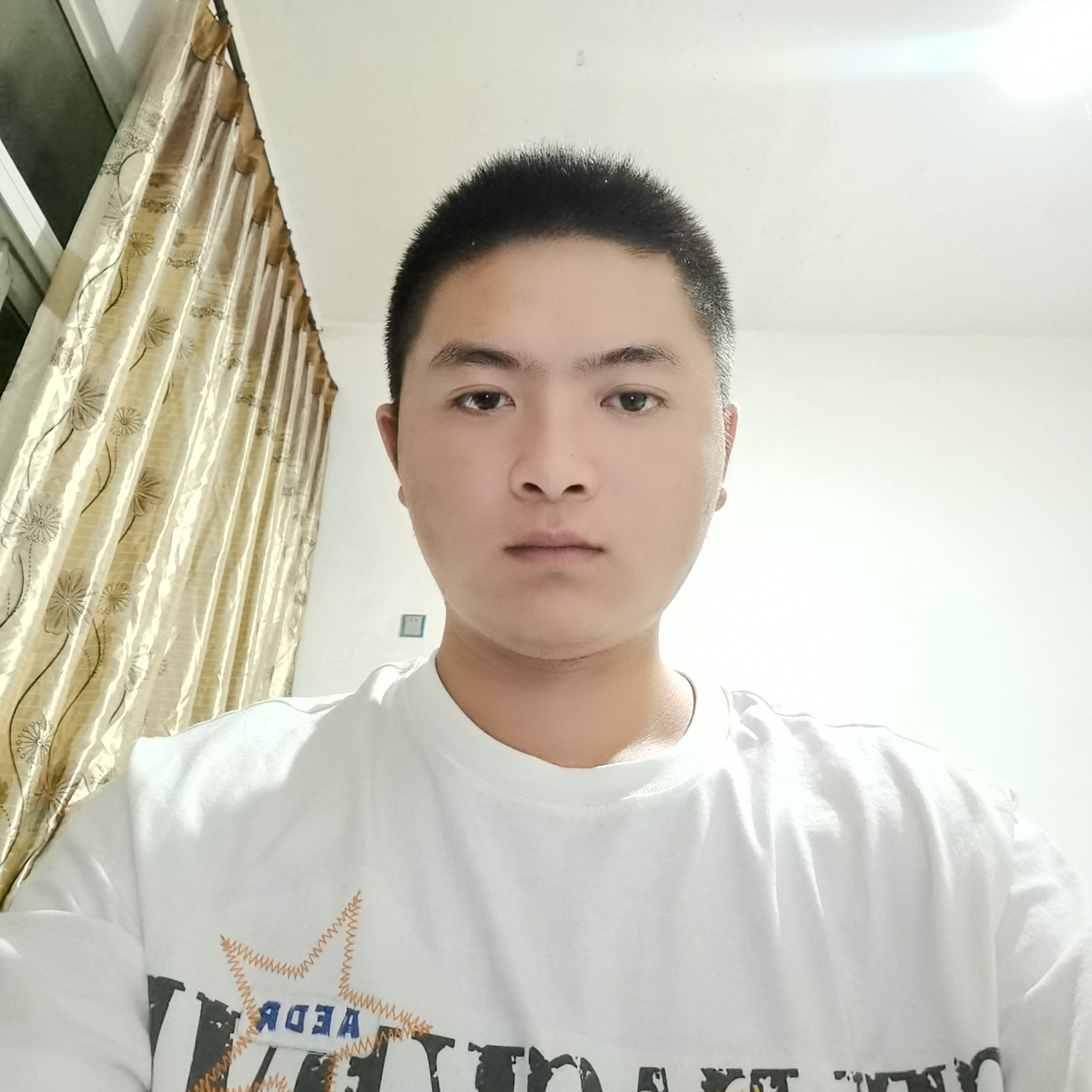 一个好人。。的照片