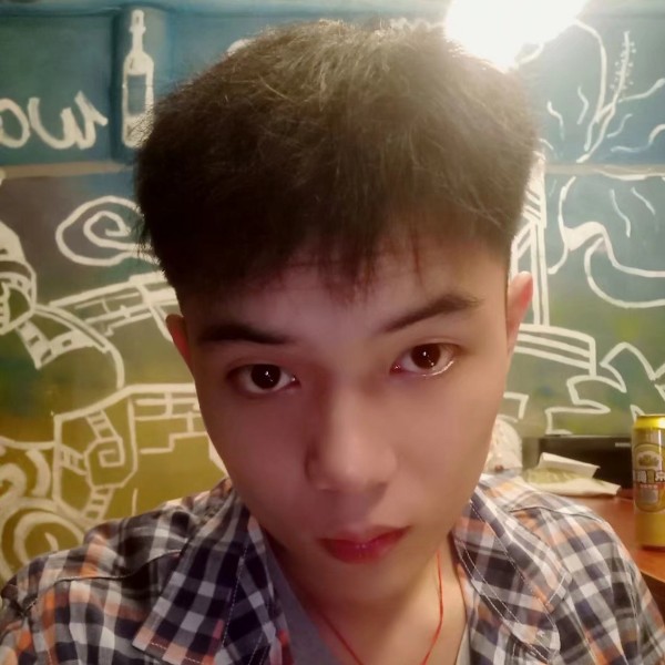 粗犷唇膏的照片