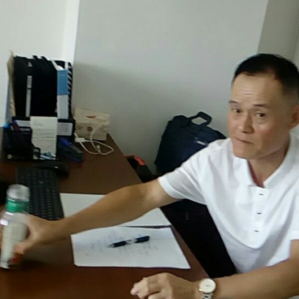 勤奋口红的照片