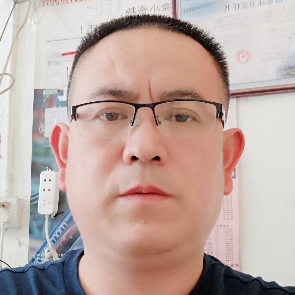 过客回首愉快的照片