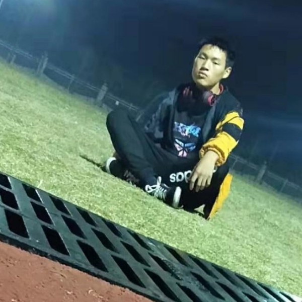 谁踢发夹的照片