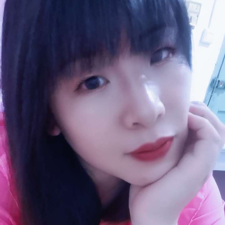 迷路的小姑娘的照片