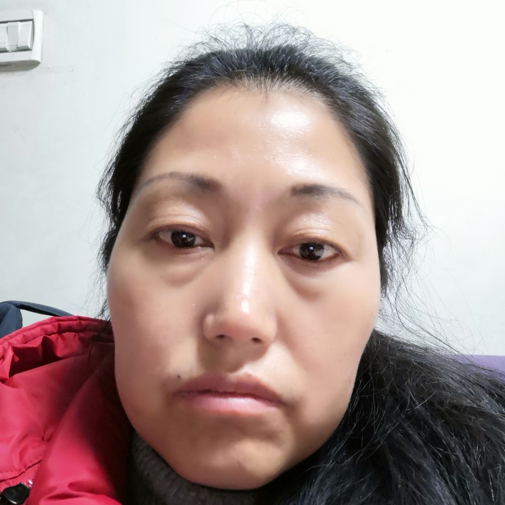 机器猫耍酷的照片