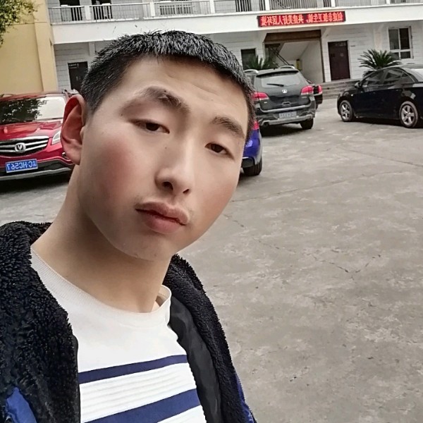 听话爱钢笔的照片