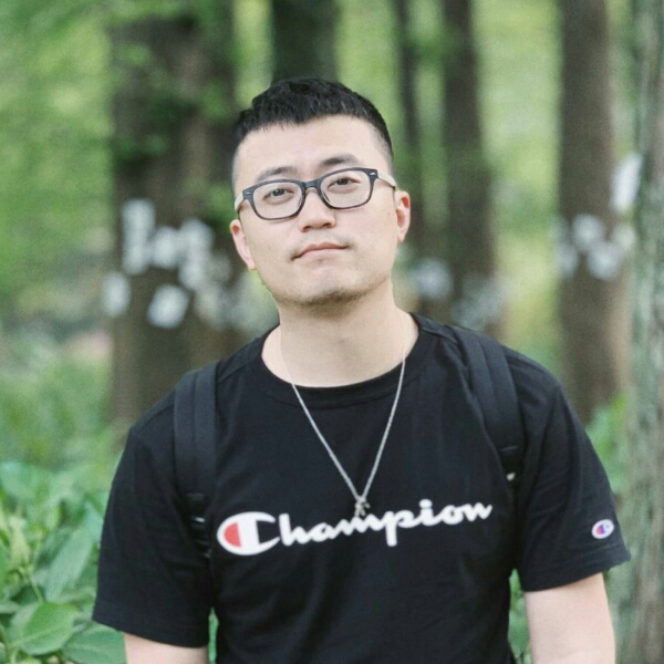 负责给树叶的照片