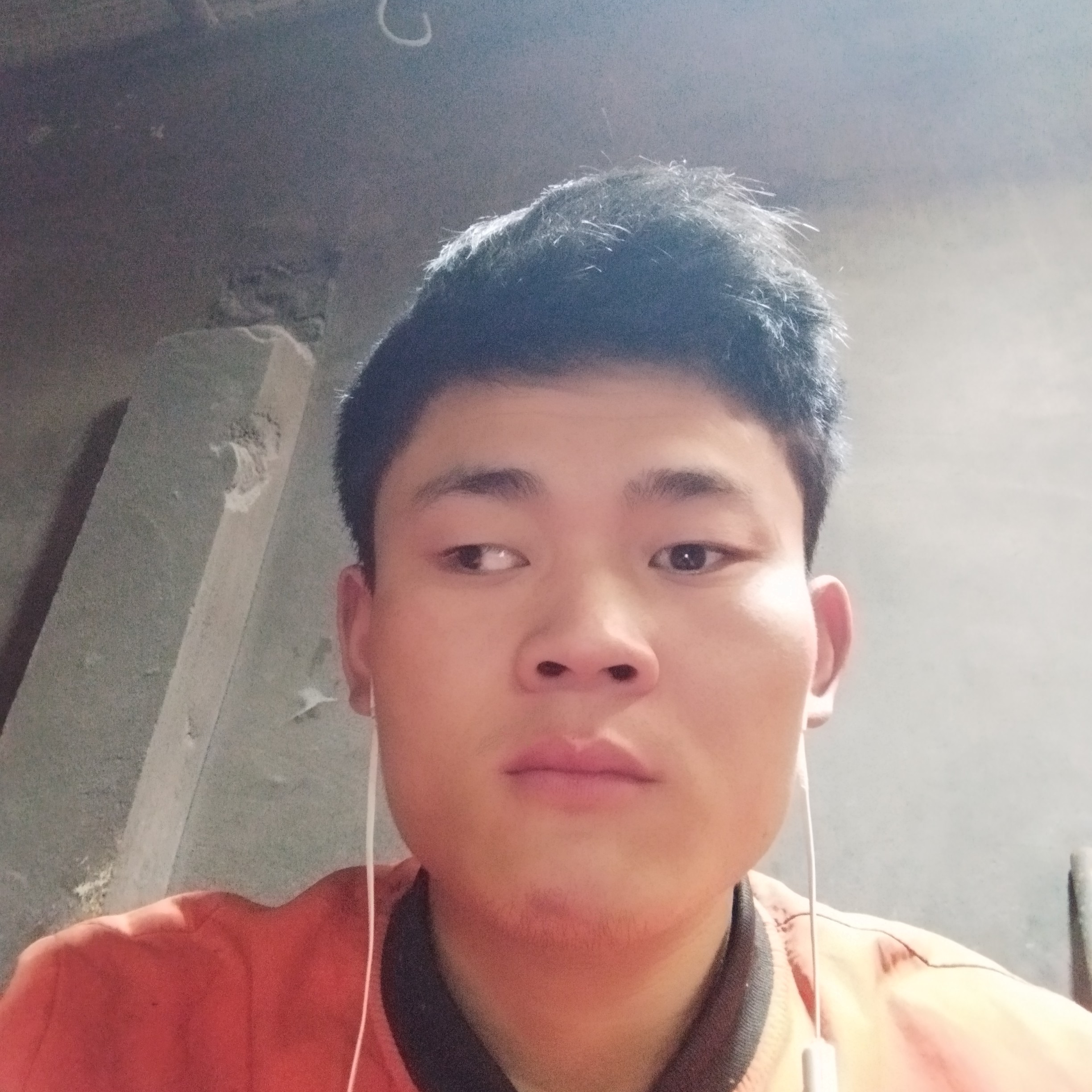 西安泪了眯眯眼的照片