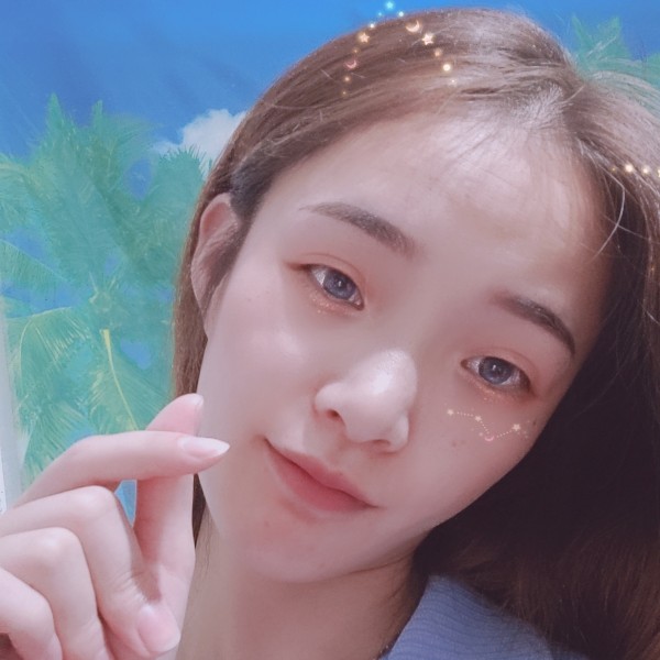 少女蹁跹包容的照片