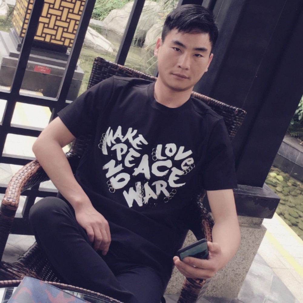 书包倾心俏皮的照片