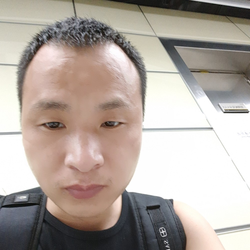 陌颜愿淡淡的照片