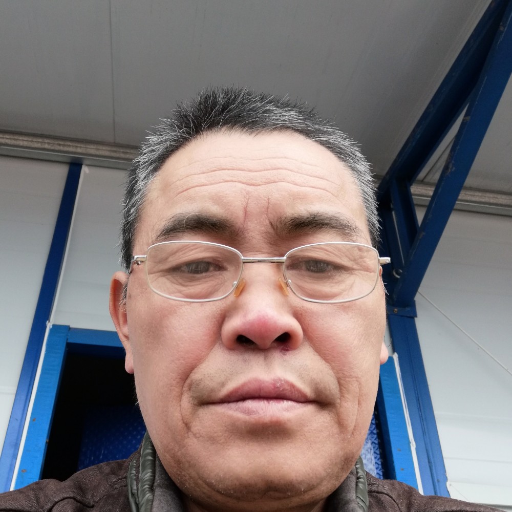 山岚还快乐的照片