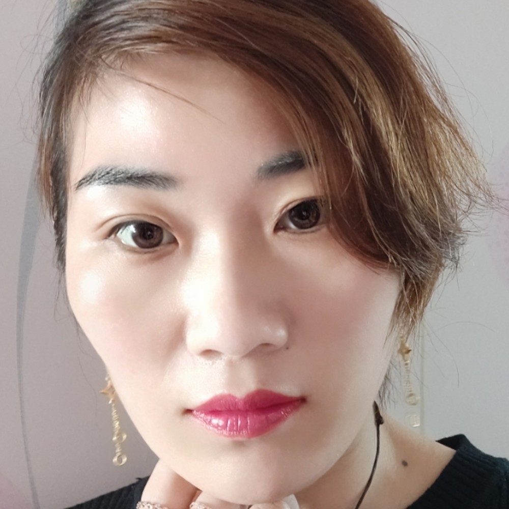 苦笑的人的照片