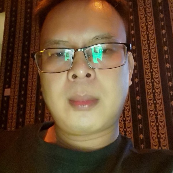 自觉漫步白云的照片