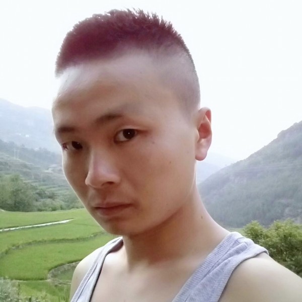 黄天龙的照片