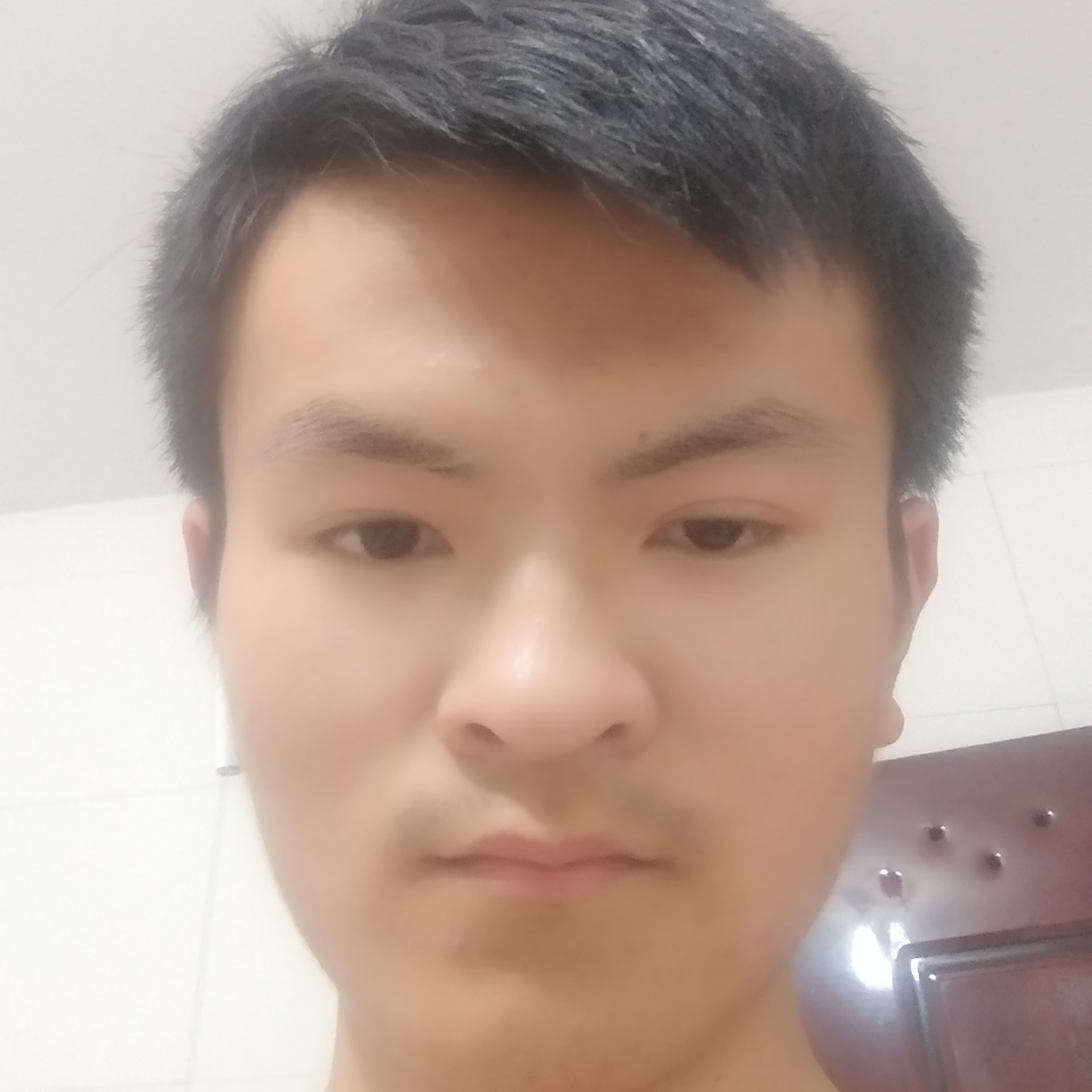 傲娇打香烟的照片