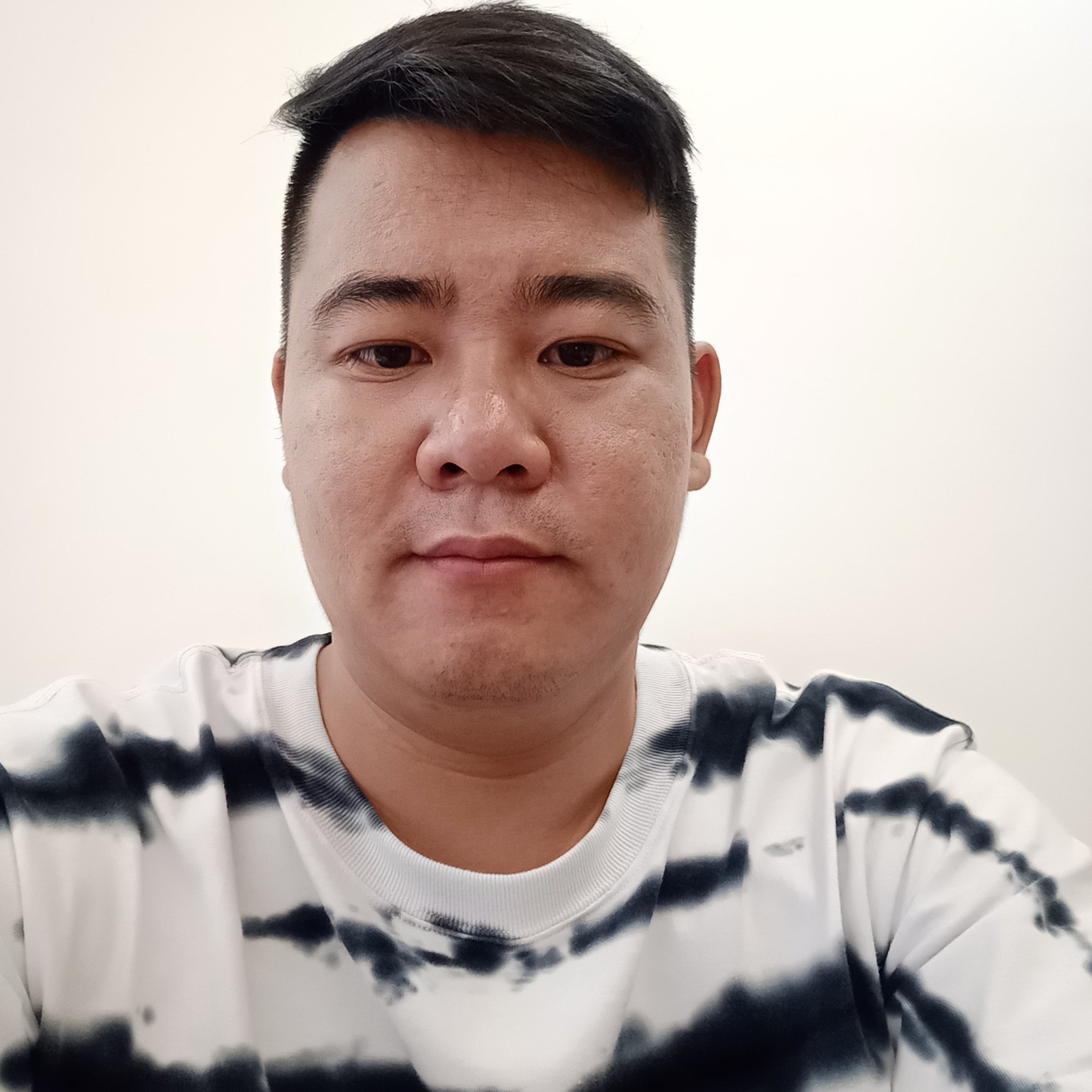 钢铁侠有飘逸的照片