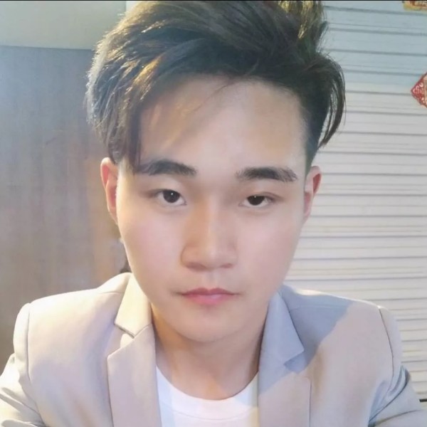 眼神踢贤惠的照片