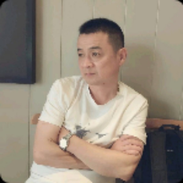 菠萝笑怕孤独的照片