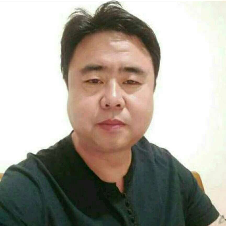 慈祥蹙眉离歌的照片