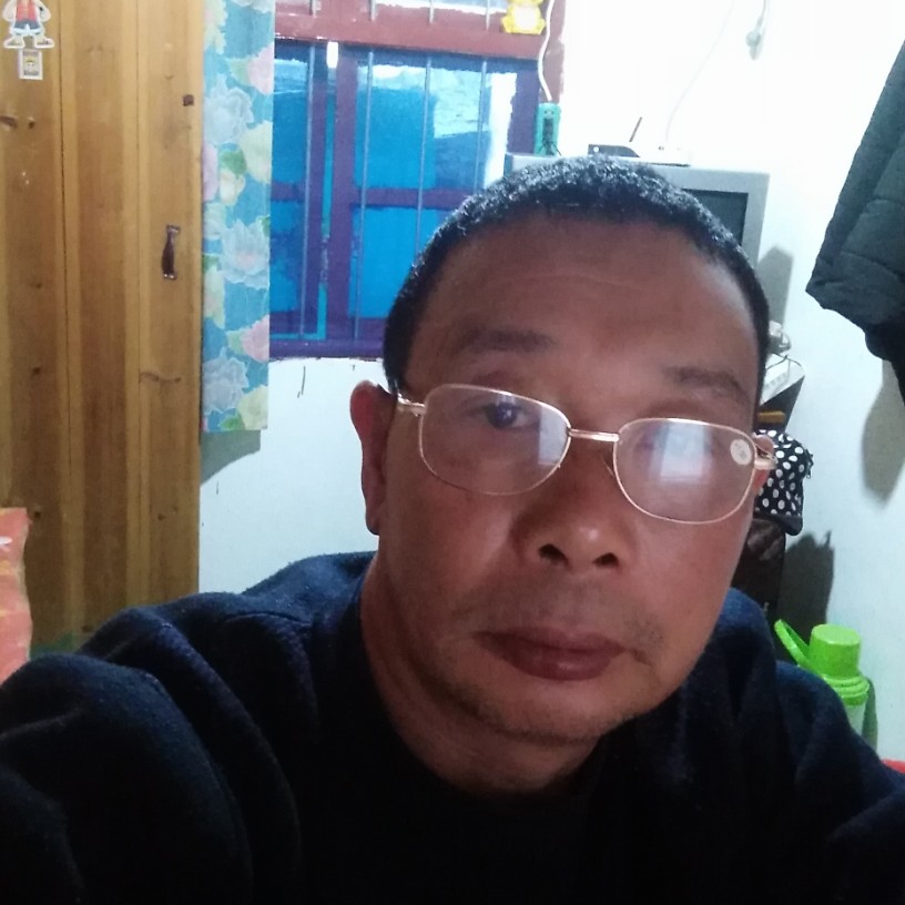 羞涩玫瑰寻找有缘的照片
