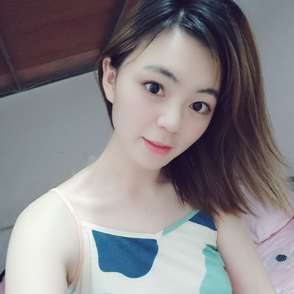 唇彩苁蓉的照片