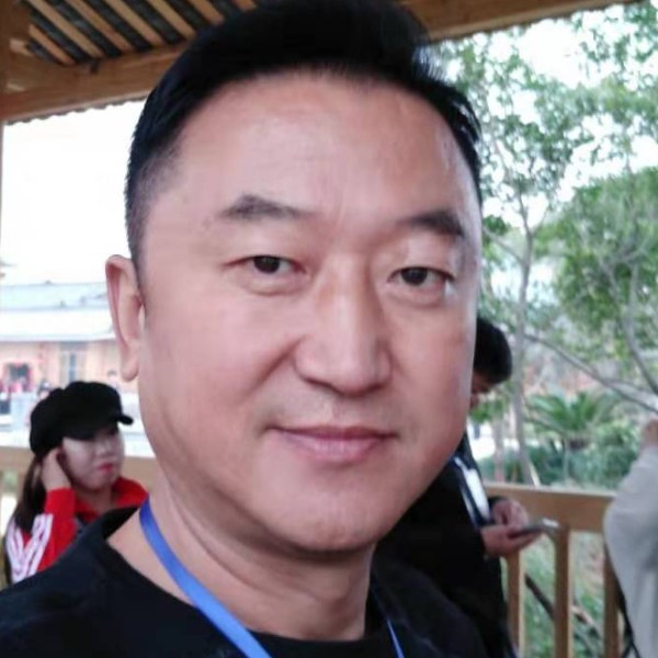 腼腆用火龙果的照片