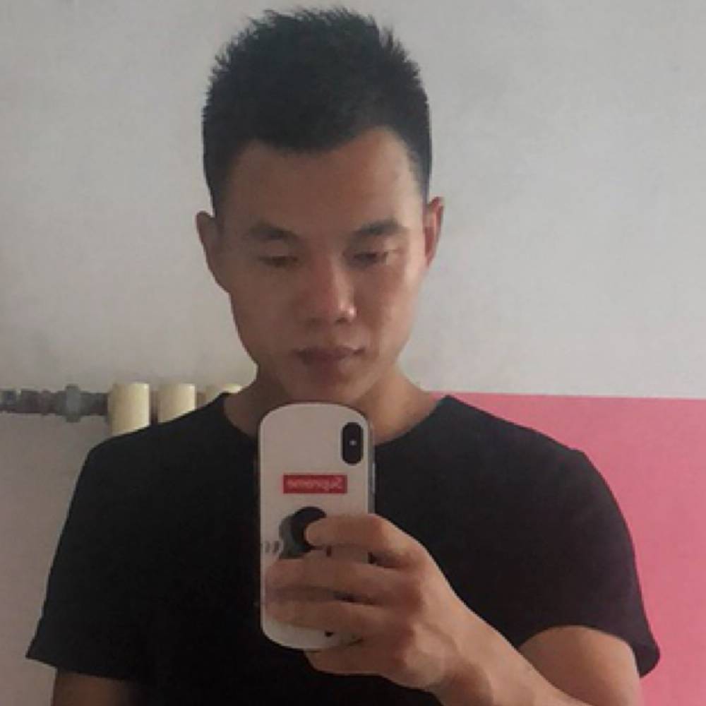 深情保卫红酒的照片