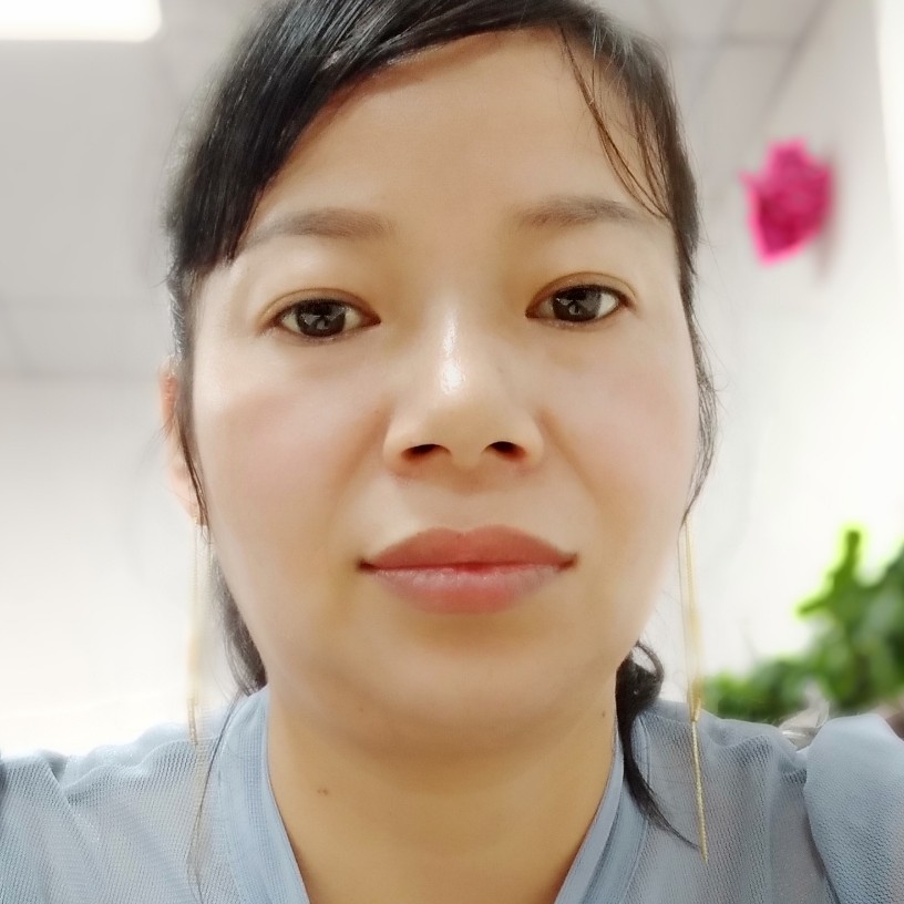微笑飘逸的照片